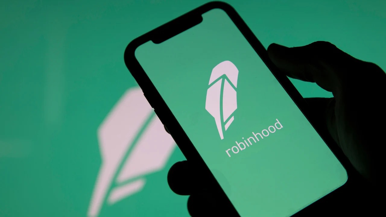 Read more about the article Getting Started With Investing on Robinhood: A Beginner’s Guide