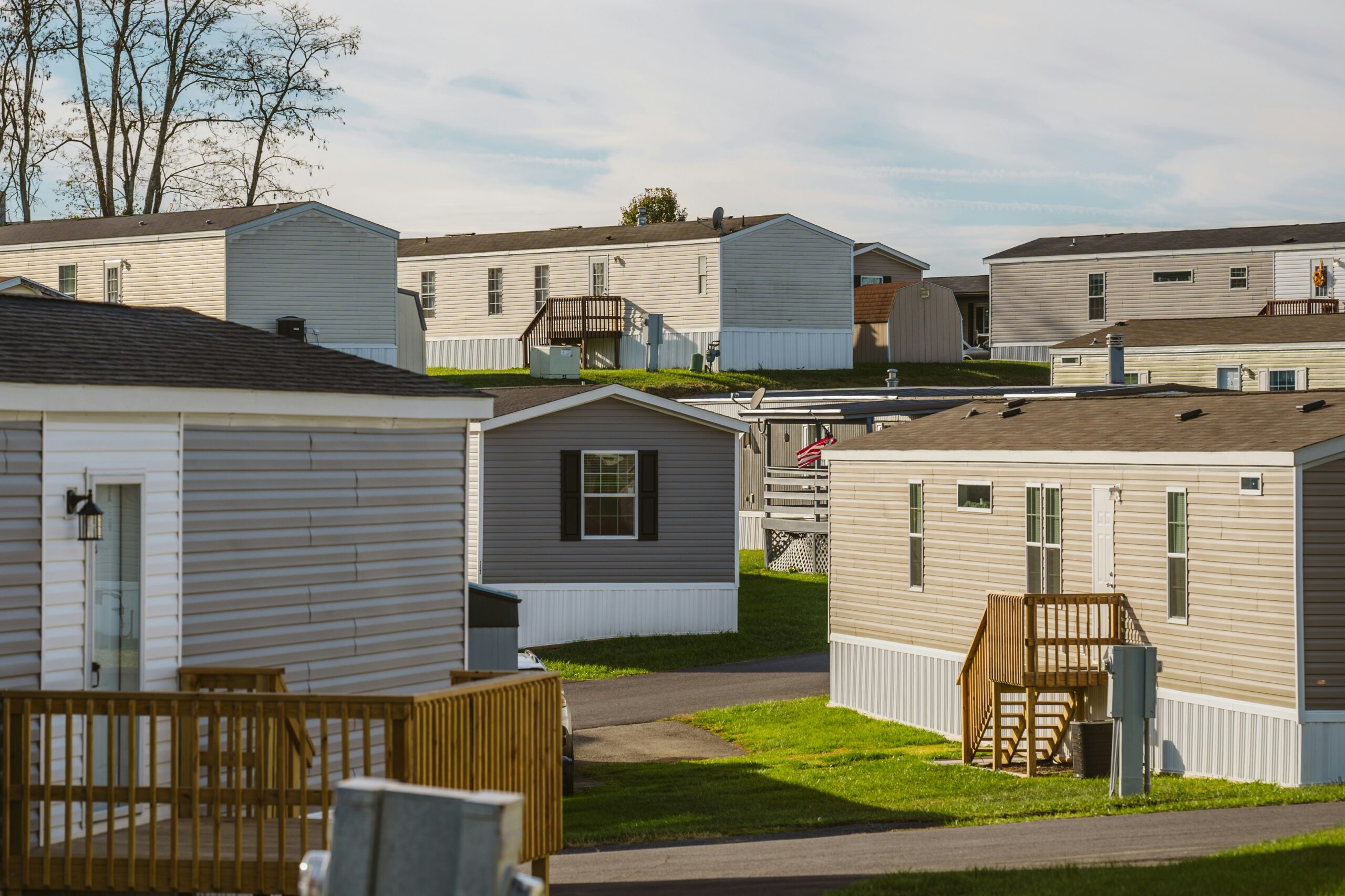 Read more about the article Why “Ugly” Mobile Home & RV Parks Quietly Print Cash (And How You Can Profit)