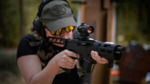 Read more about the article Make Money Like a Maverick: How Women Are Getting Rich Creating Masculine Content