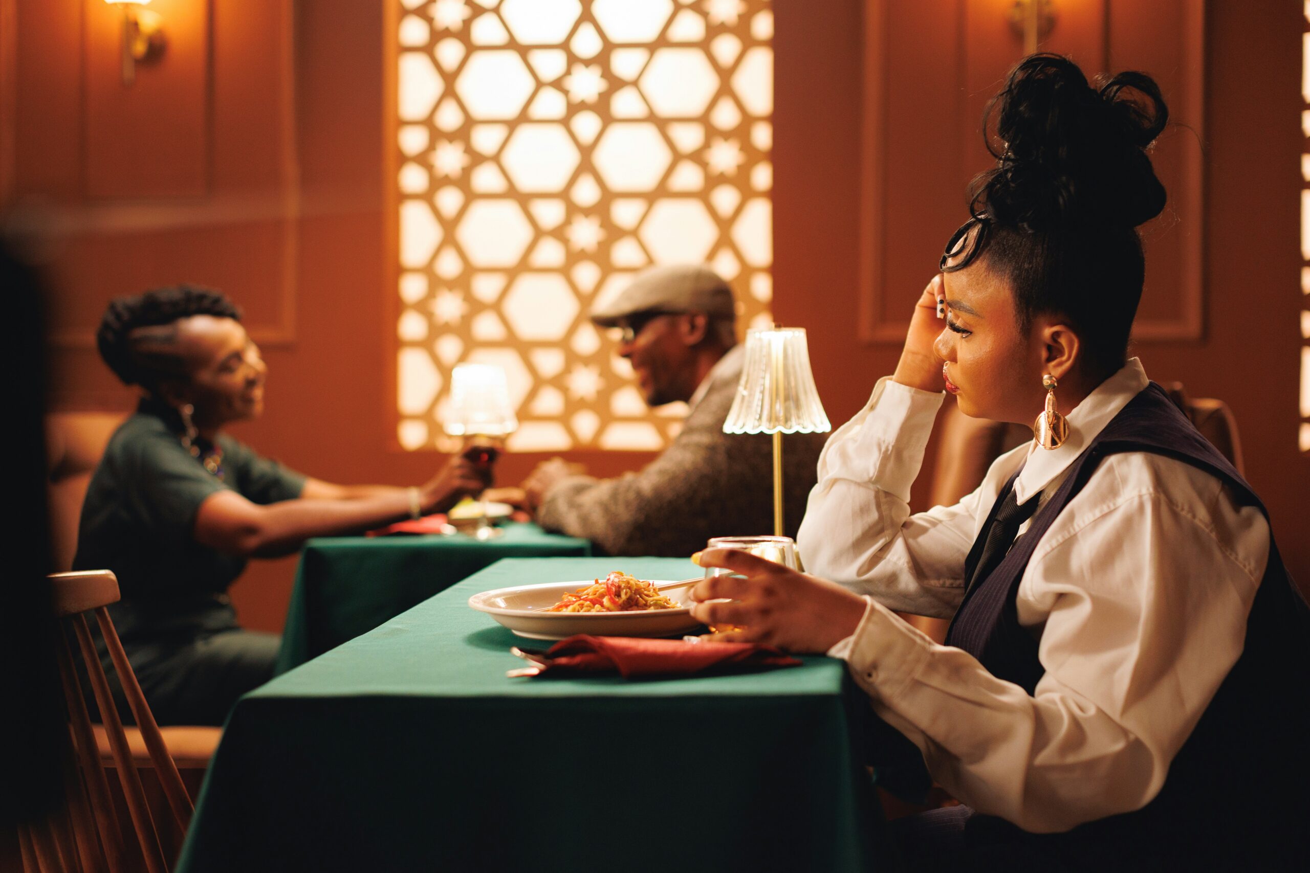 Read more about the article Friends Who Gatekeep Information Aren’t Protecting You — They’re Competing With You