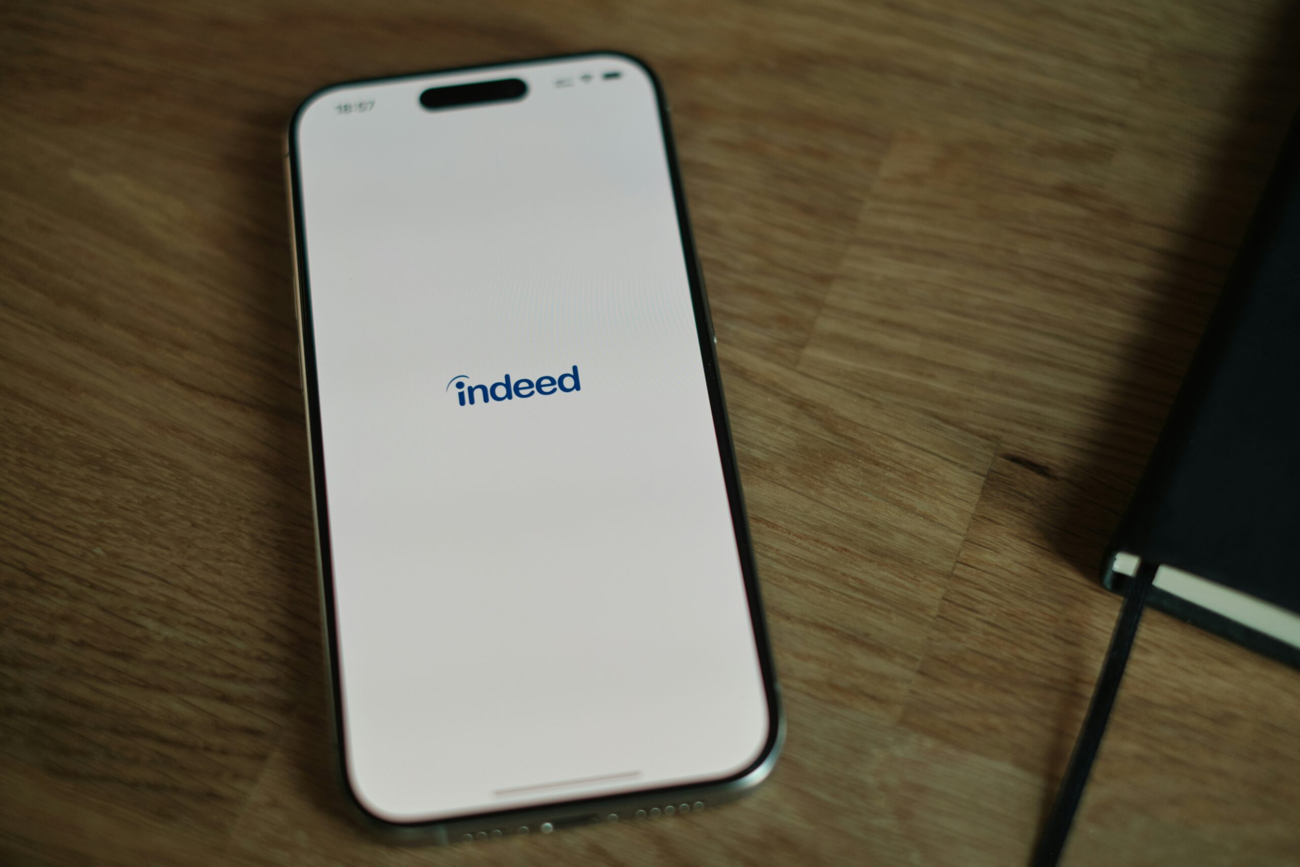 Read more about the article How People Are Surviving Without Traditional Jobs in Today’s Economy